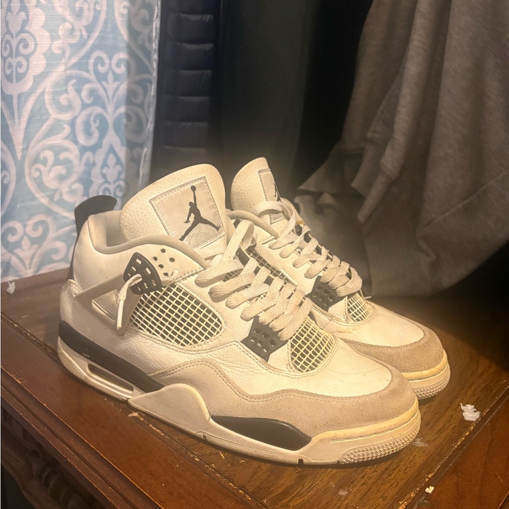 Jordan 4 military black size 11.5 Exelent condition 💯